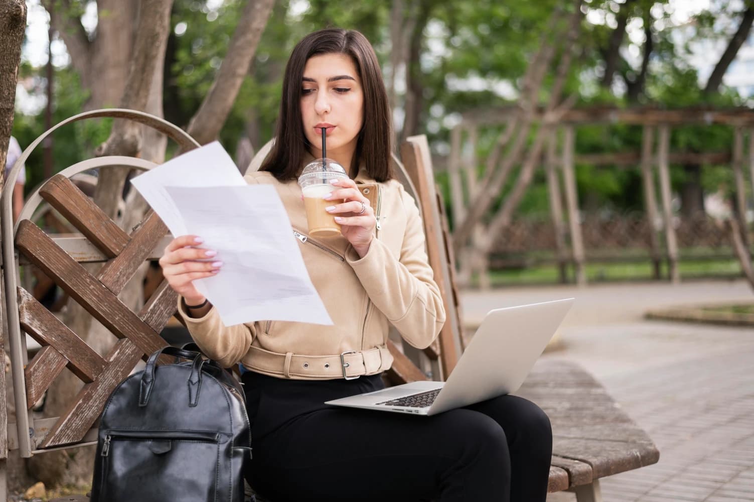Scene for College Student Earns Side Income